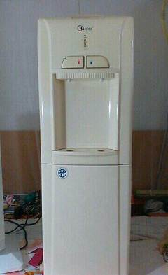 福州鼓楼区转让98成新美的豪华大型饮水机，家用电器优选